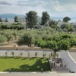 فيلة Ioulia Malakonda, ,greece